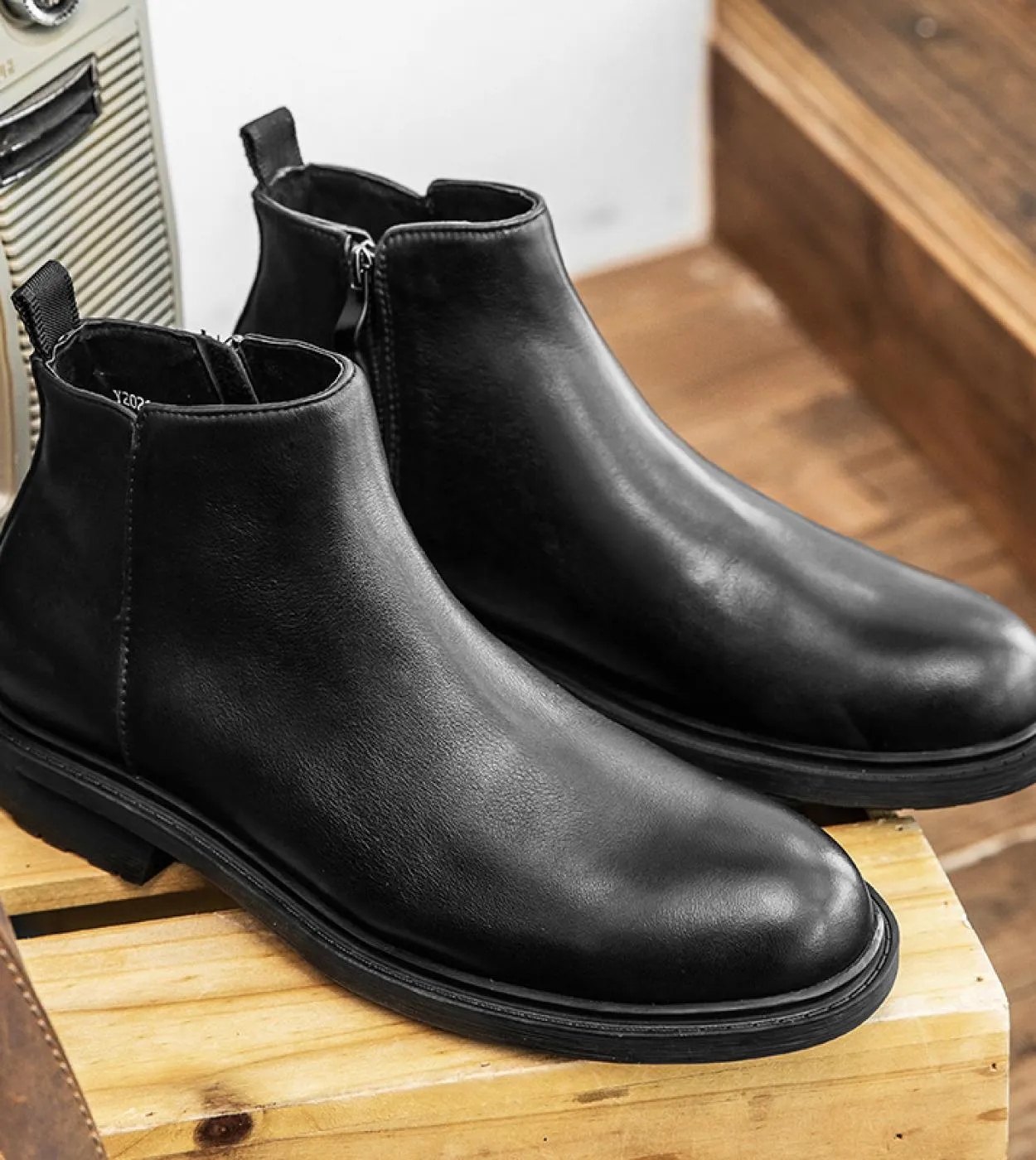 Stivali da uomo piatti di marca Stivaletti Chelsea alla caviglia fatti a mano in vera pelle di design britannico di tendenza di