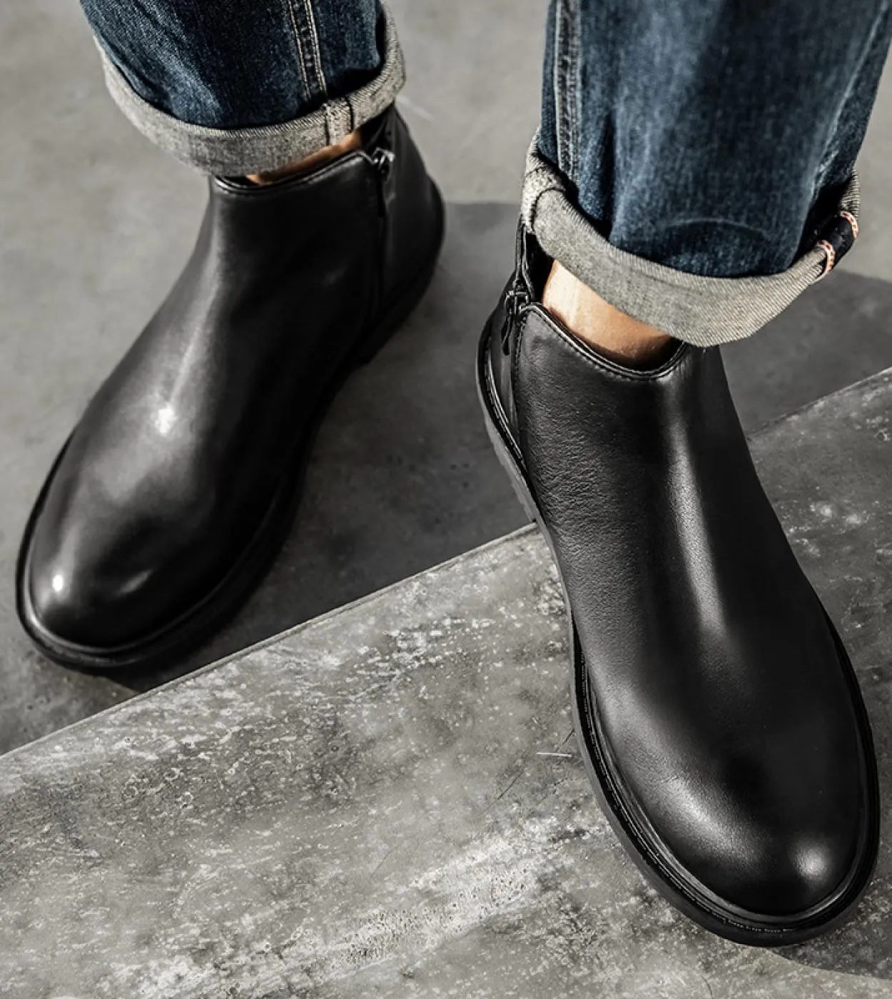 Stivali da uomo piatti di marca Stivaletti Chelsea alla caviglia fatti a mano in vera pelle di design britannico di tendenza di