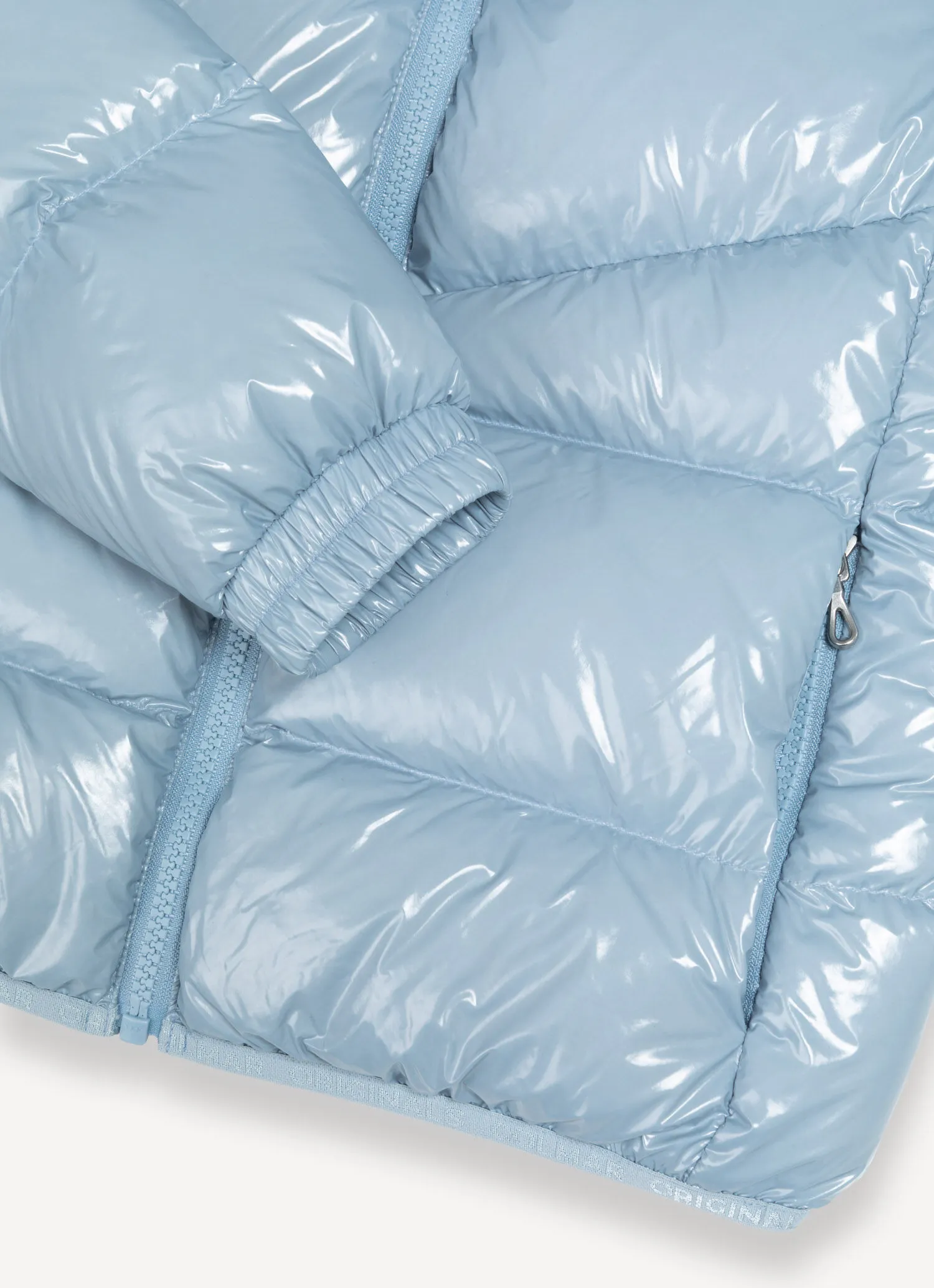 Super-glossy down jacket with hood