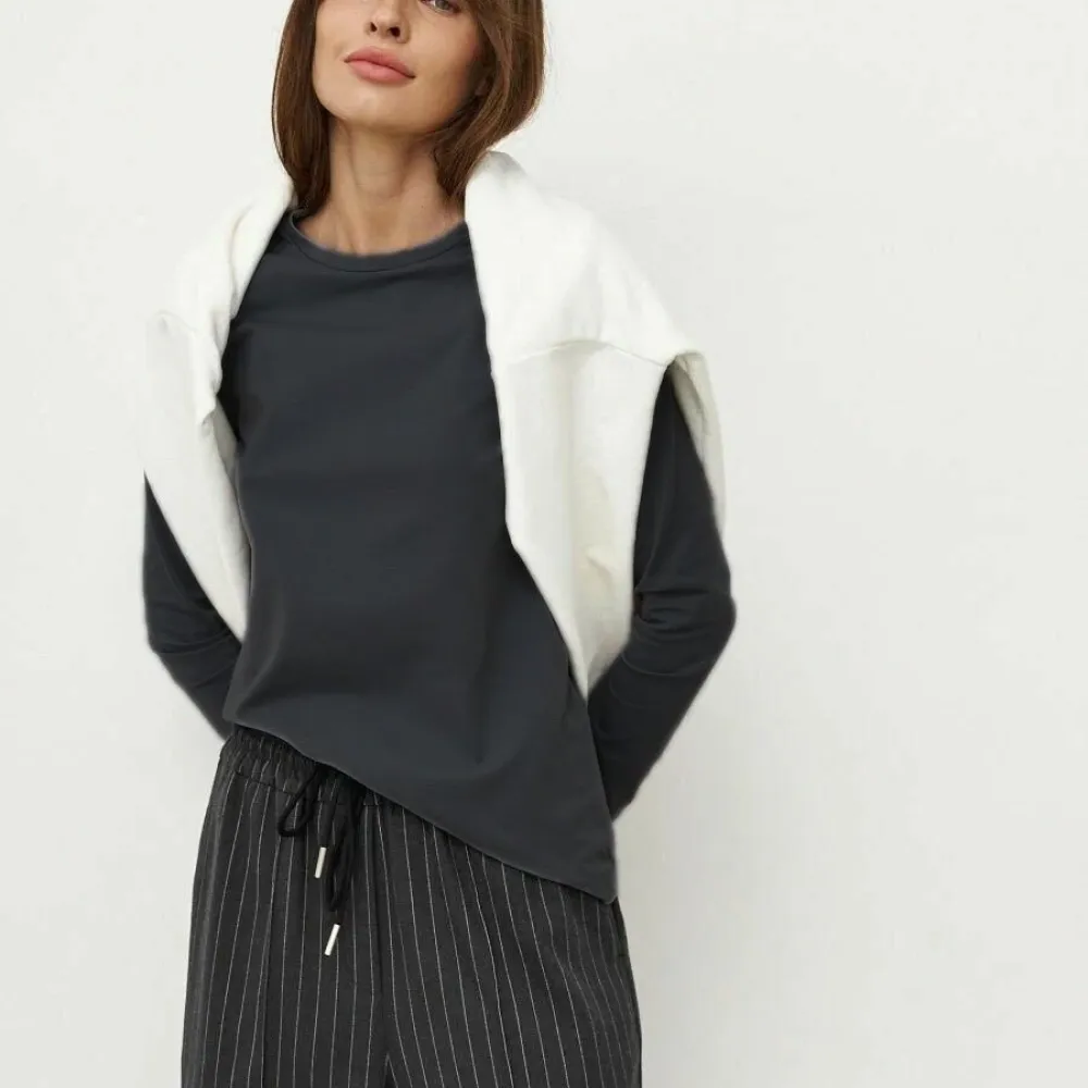 T-shirt in puro cotone Europa e America 2024 Primavera Nuove donne Moda Resto Versatile Pendolarismo Pullover Girocollo Lon