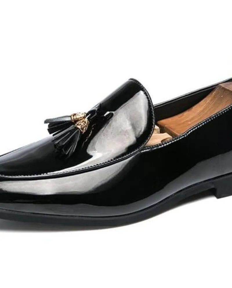 Tendenza moda Uomo Ciondolo con nappa a punta Scarpe oxford Abito maschile Prom Abito da sposa Ritorno a casa Scarpe da ufficio