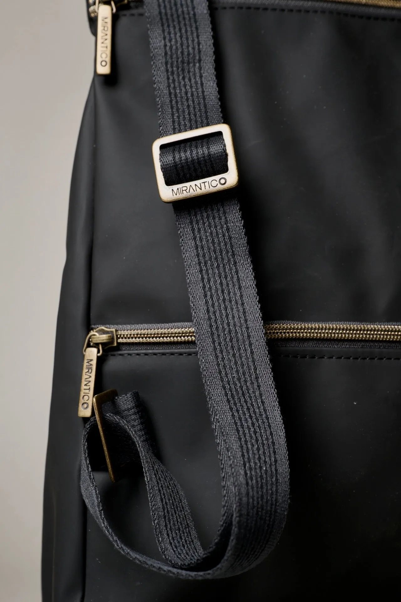 V2 x Mirantico - Zaino Memo Bag Nero con Tasca in tessuto Paisley Nero