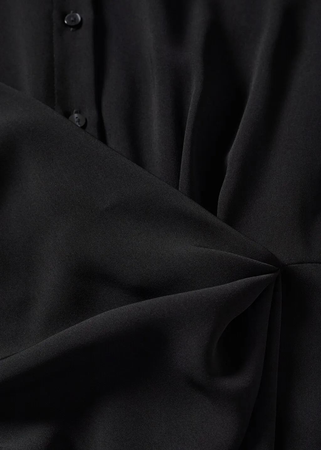 Vestito nero collo camicia increspato