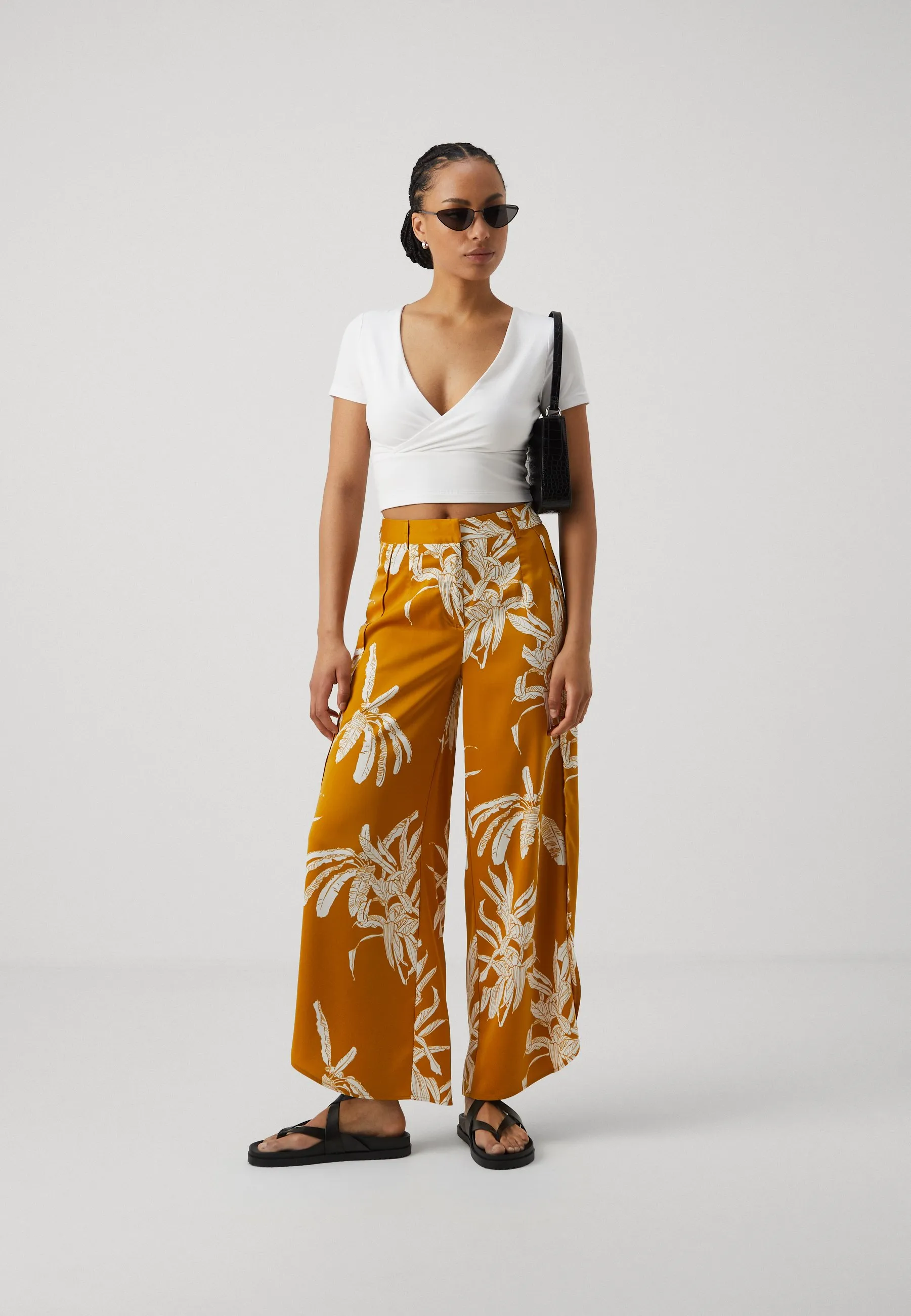 VMKEILA PANTS - Pantaloni