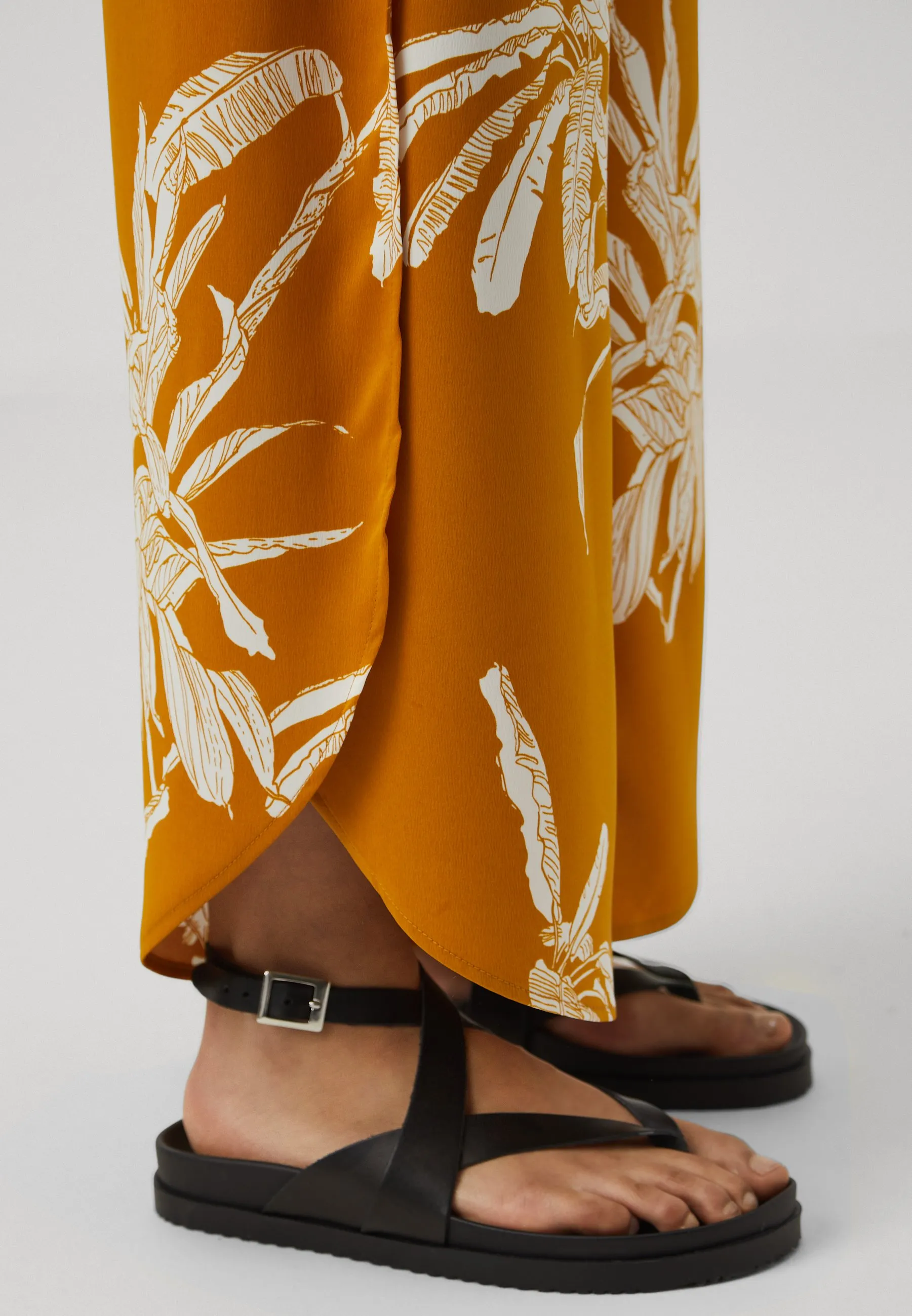 VMKEILA PANTS - Pantaloni