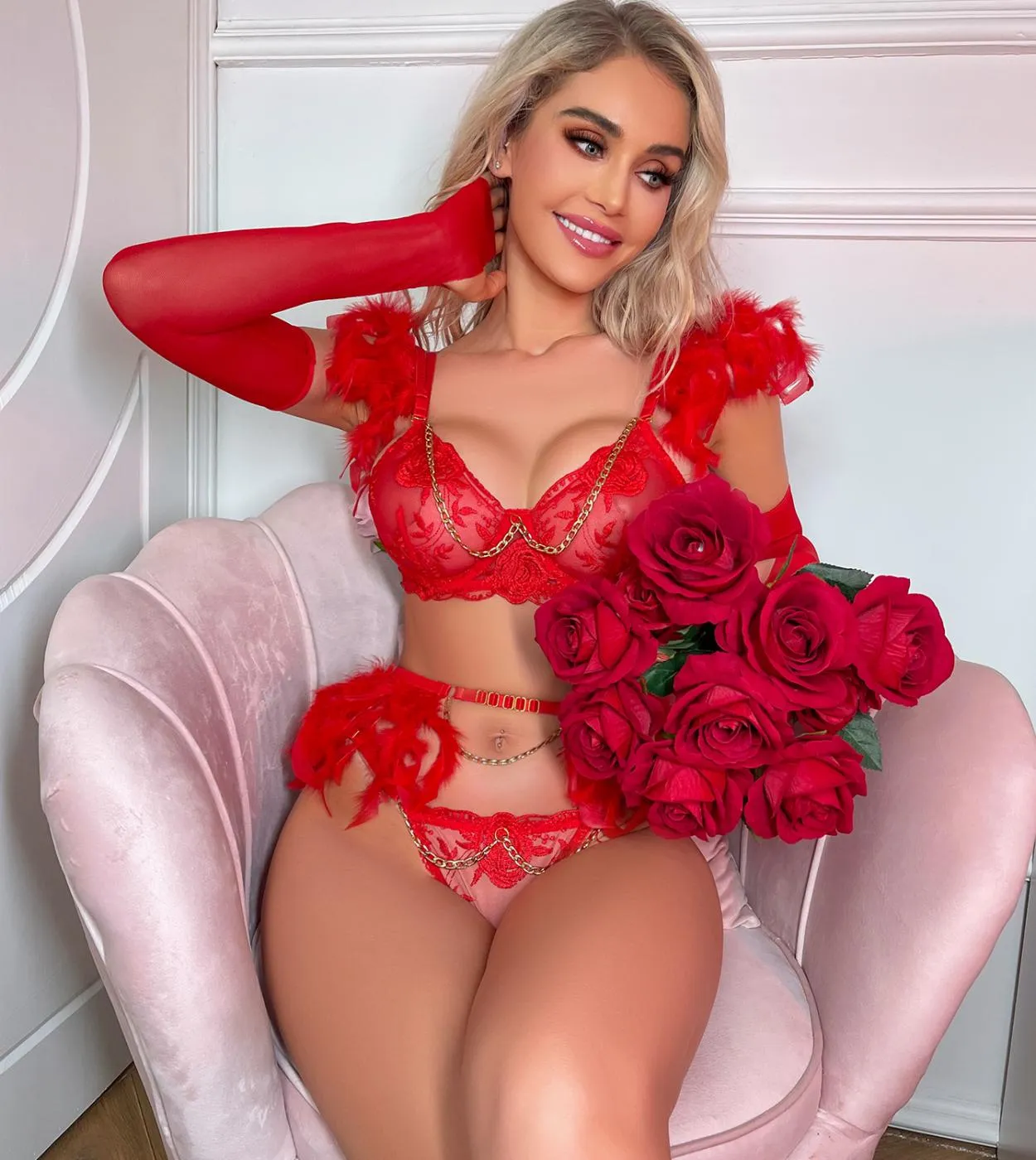 Yimunancy Set di lingerie di lusso in piuma da 5 pezzi Set di reggiseno a catena da donna Set da festa rosso con guanti